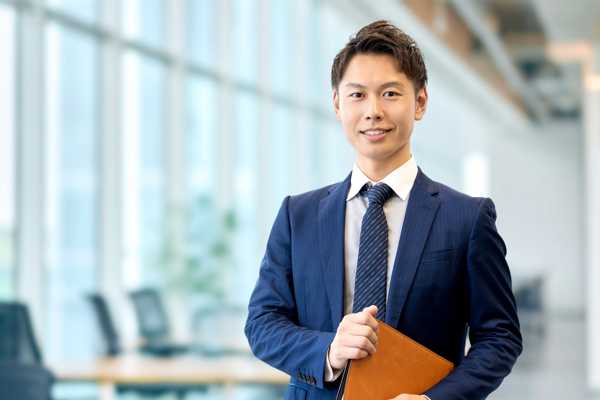 営業職のキャリア戦略と将来性｜高収入・柔軟な働き方を実現できる職種とは？