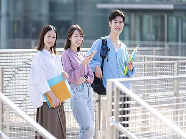 学生に人気上昇中！初めてのクレジットカード選び