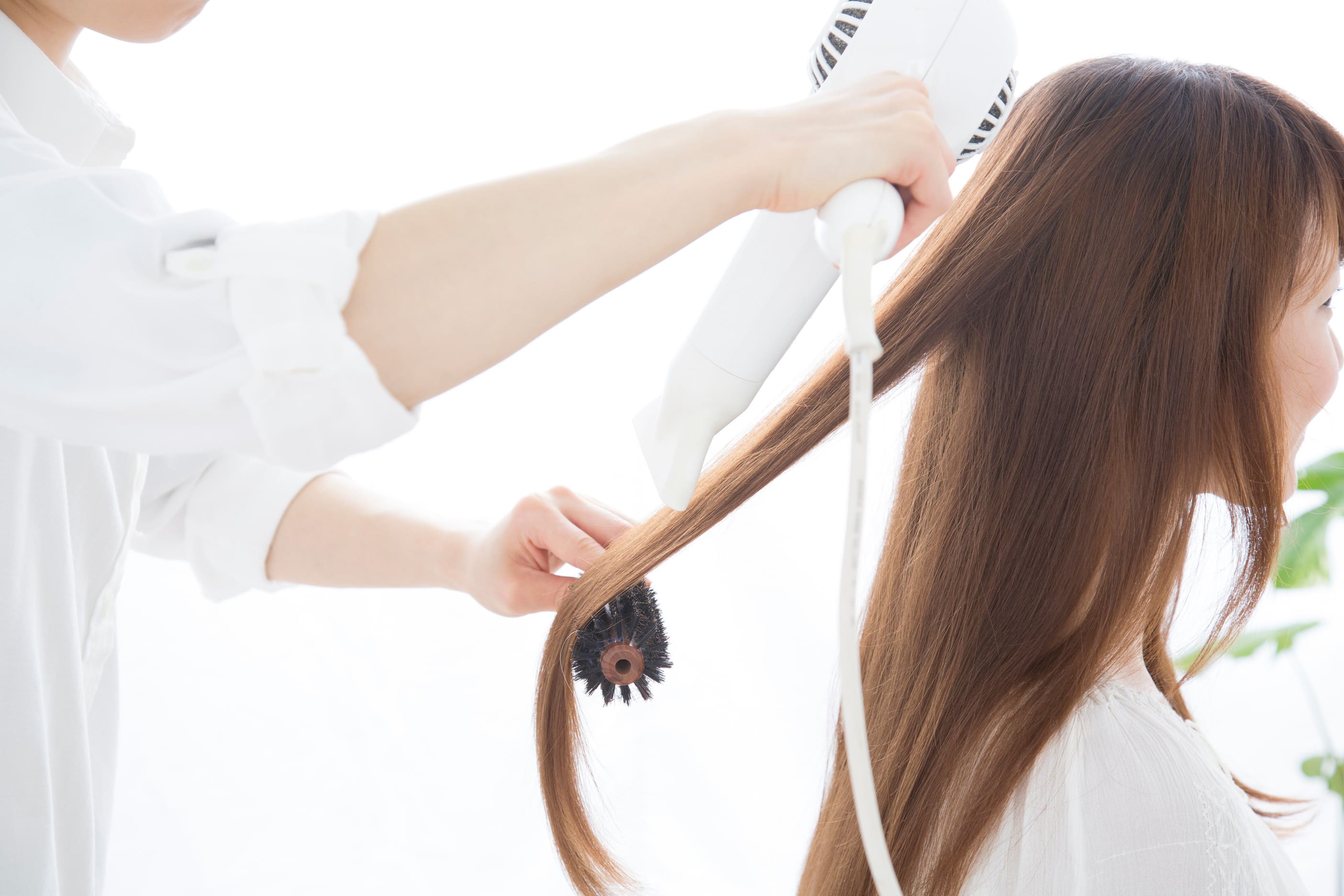 【美容師】安定した収入と一生役立つ技術を身につけられる注目の職業